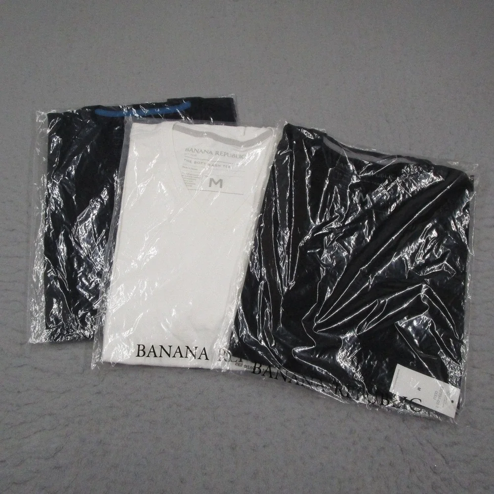 Banana Republic Mens Soft-Wash V-Neck T-Shirt Bundle 3pk White Navy Black M NEW